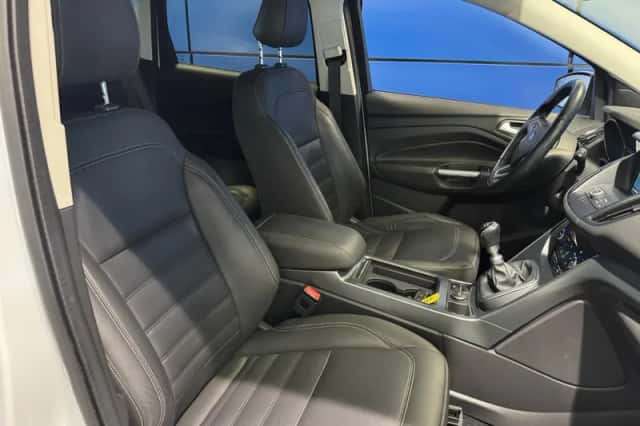 Ford Kuga (2017) thumbnail 17