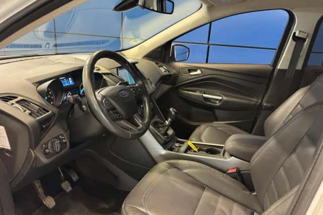 Ford Kuga (2017) thumbnail 6