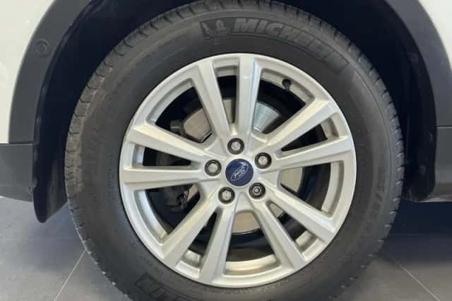 Ford Kuga (2017) thumbnail 7