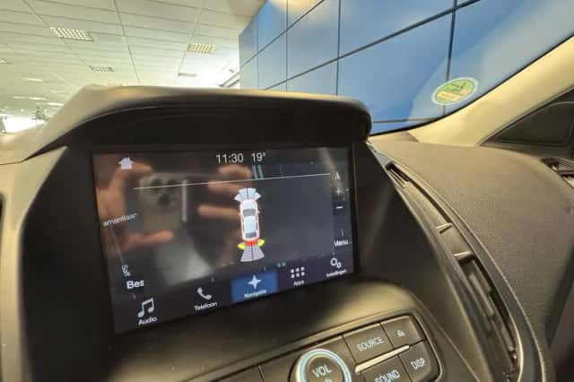 Ford Kuga (2017) thumbnail 10