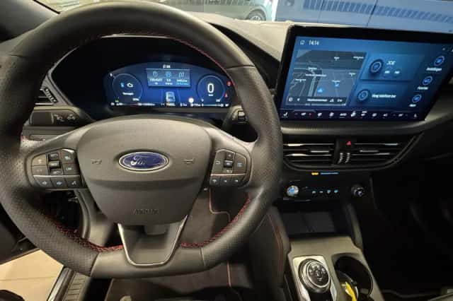 Ford Kuga (2025) thumbnail 4