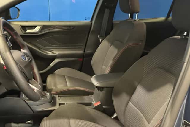 Ford Focus (2025) thumbnail 3