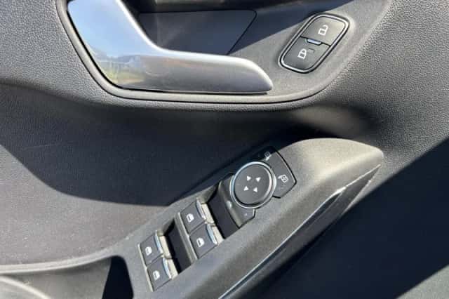 Ford Fiesta (2021) thumbnail 12