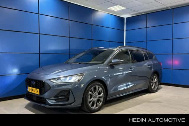 Ford Focus (2022) thumbnail 1