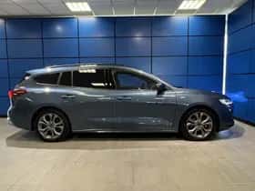 Ford Focus (2022) thumbnail 2