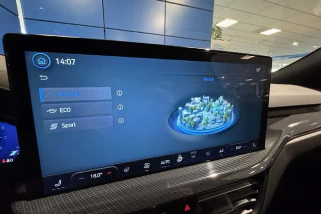 Ford Focus (2022) thumbnail 12
