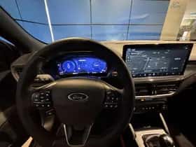 Ford Focus (2022) thumbnail 3