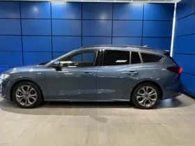 Ford Focus (2022) thumbnail 5