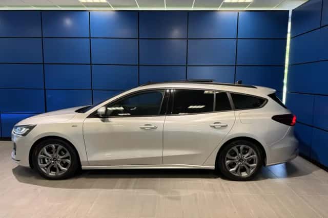 Ford Focus (2025) thumbnail 2