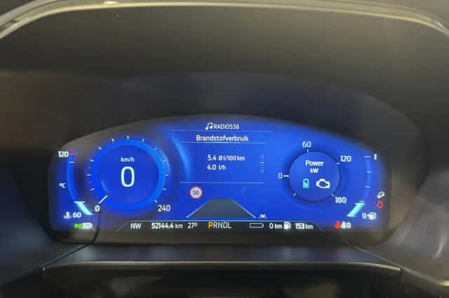 Ford Kuga (2022) thumbnail 3