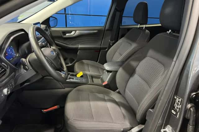 Ford Kuga (2023) thumbnail 7