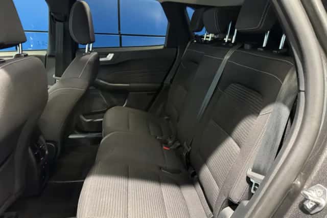 Ford Kuga (2023) thumbnail 8