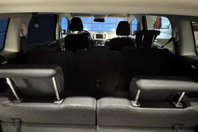Ford S-Max (2017) thumbnail 12