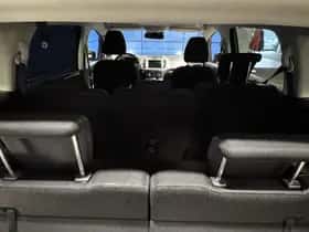 Ford S-Max (2017) thumbnail 12