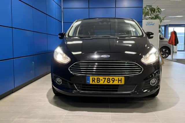 Ford S-Max (2017) thumbnail 6