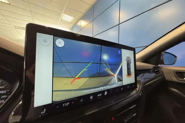 Ford Focus (2025) thumbnail 5