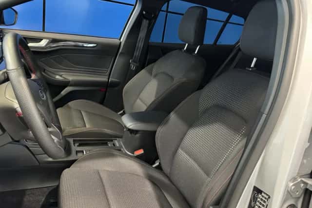 Ford Focus (2025) thumbnail 6