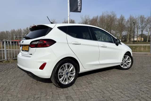 Ford Fiesta (2022) thumbnail 2