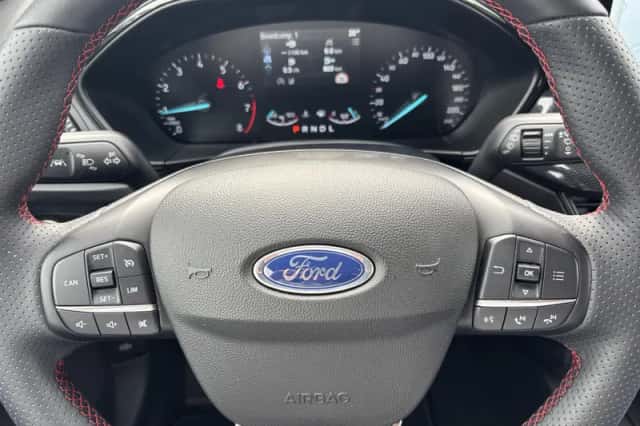 Ford Focus (2025) thumbnail 4