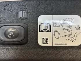 Ford Kuga (2019) thumbnail 7
