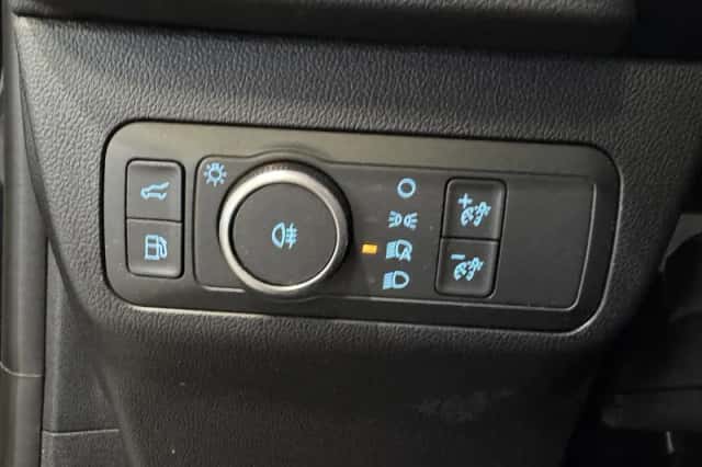 Ford Kuga (2025) thumbnail 10