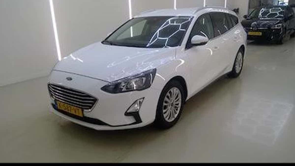 Ford Focus (2021) — foto 1