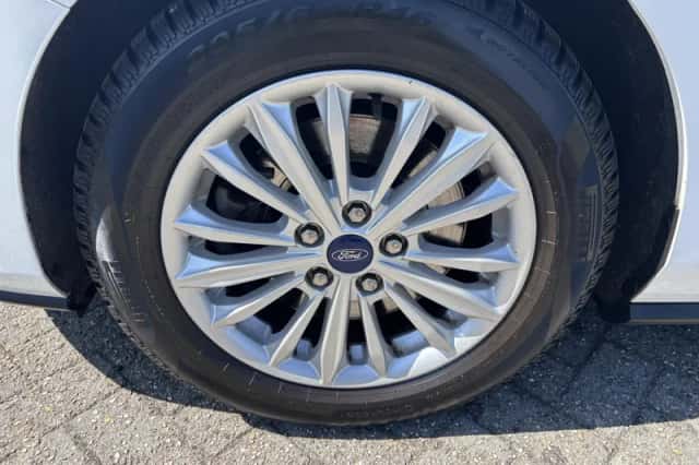 Ford Focus (2021) thumbnail 12