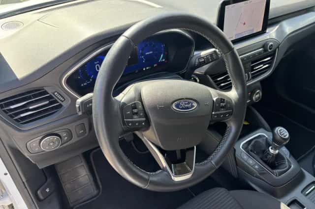 Ford Focus (2021) thumbnail 5