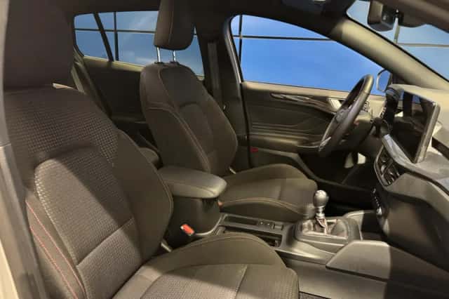 Ford Focus (2024) thumbnail 9