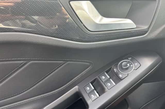 Ford Focus (2023) thumbnail 15