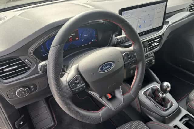 Ford Focus (2023) thumbnail 16