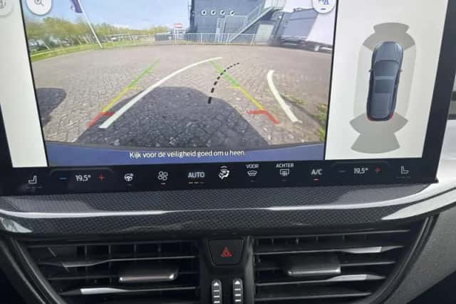 Ford Focus (2023) thumbnail 18