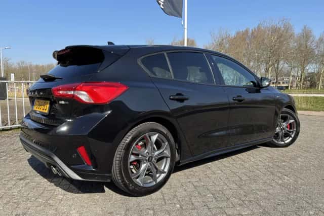 Ford Focus (2020) thumbnail 2