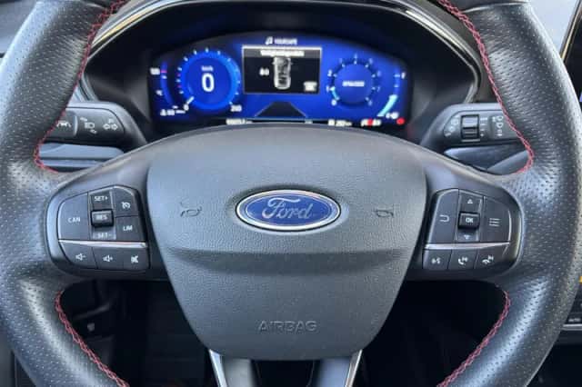 Ford Focus (2020) thumbnail 3