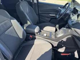Ford Kuga (2019) thumbnail 12