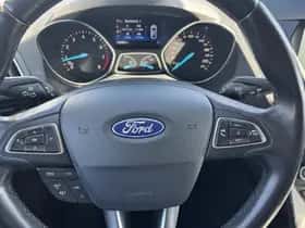 Ford Kuga (2019) thumbnail 3