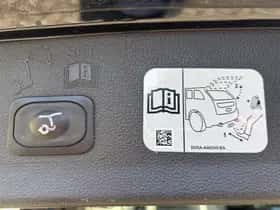 Ford Kuga (2019) thumbnail 8