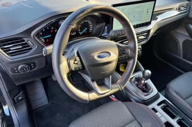 Ford Focus (2024) thumbnail 3