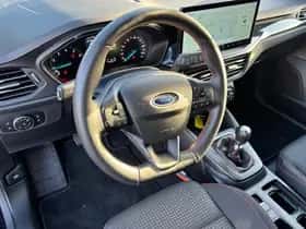 Ford Focus (2024) thumbnail 3