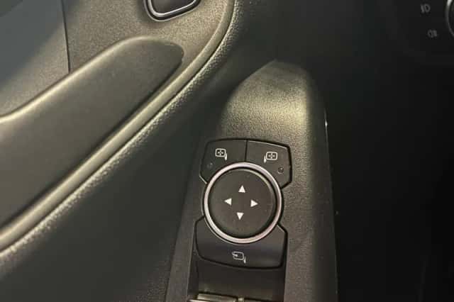 Ford Fiesta (2021) thumbnail 12