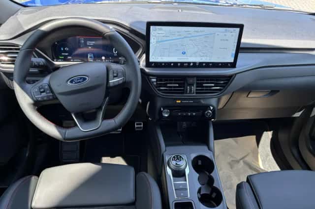 Ford Kuga (2024) thumbnail 3