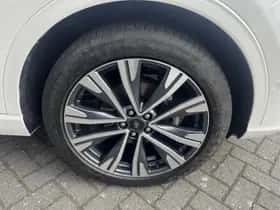 Ford Kuga (2022) thumbnail 3