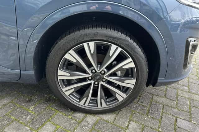 Ford Kuga (2022) thumbnail 4
