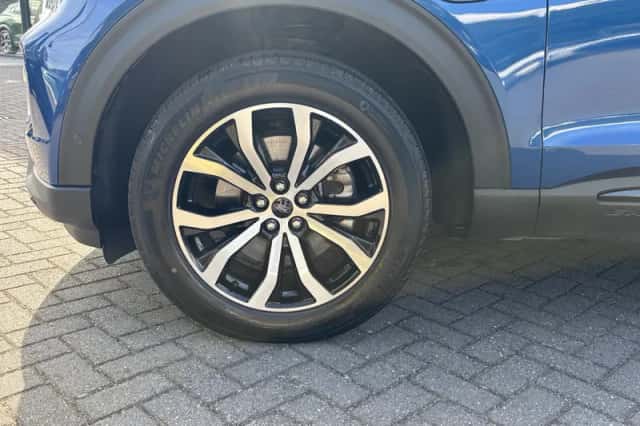 Ford Explorer (2022) thumbnail 4
