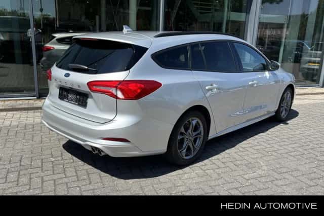Ford Focus (2021) thumbnail 1