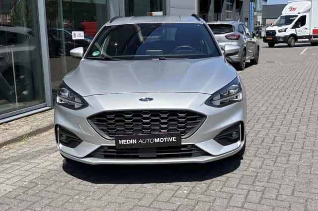 Ford Focus (2021) thumbnail 5