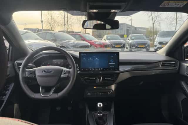 Ford Focus (2024) thumbnail 3