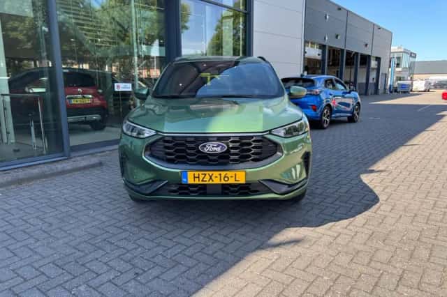 Ford Kuga (2025) thumbnail 4