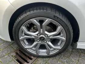 Ford Fiesta (2021) thumbnail 3