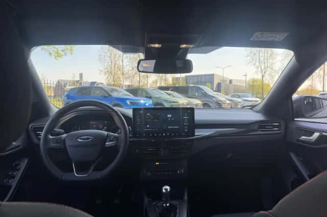 Ford Focus (2024) thumbnail 3